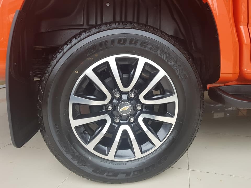 Xe bán tải Colorado giá rẻ