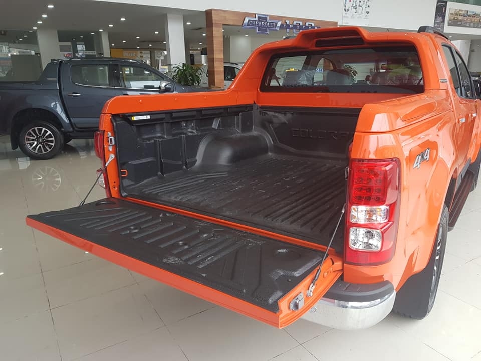 Xe bán tải Colorado giá rẻ