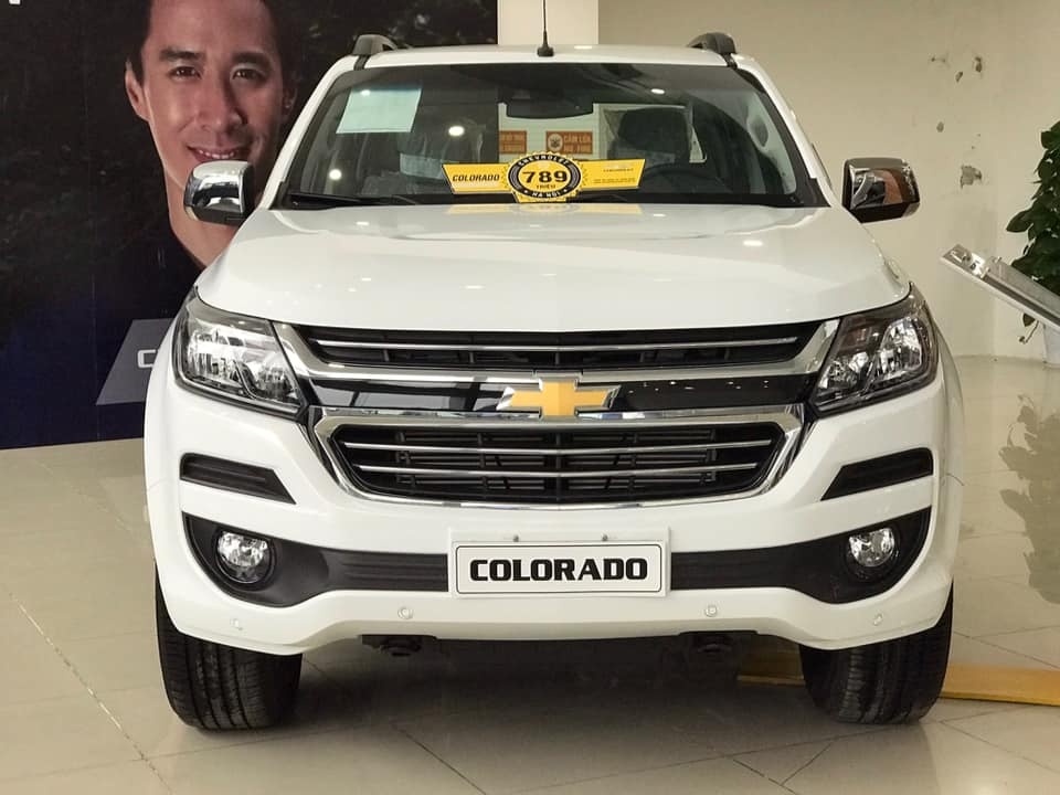 Xe bán tải Colorado giá rẻ