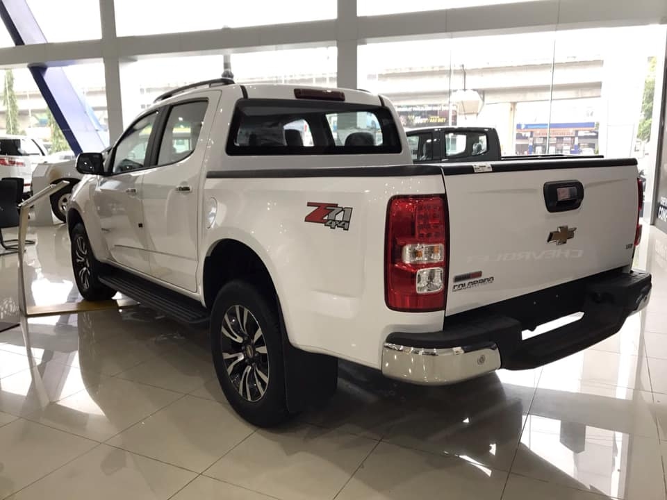 Xe bán tải Colorado giá rẻ