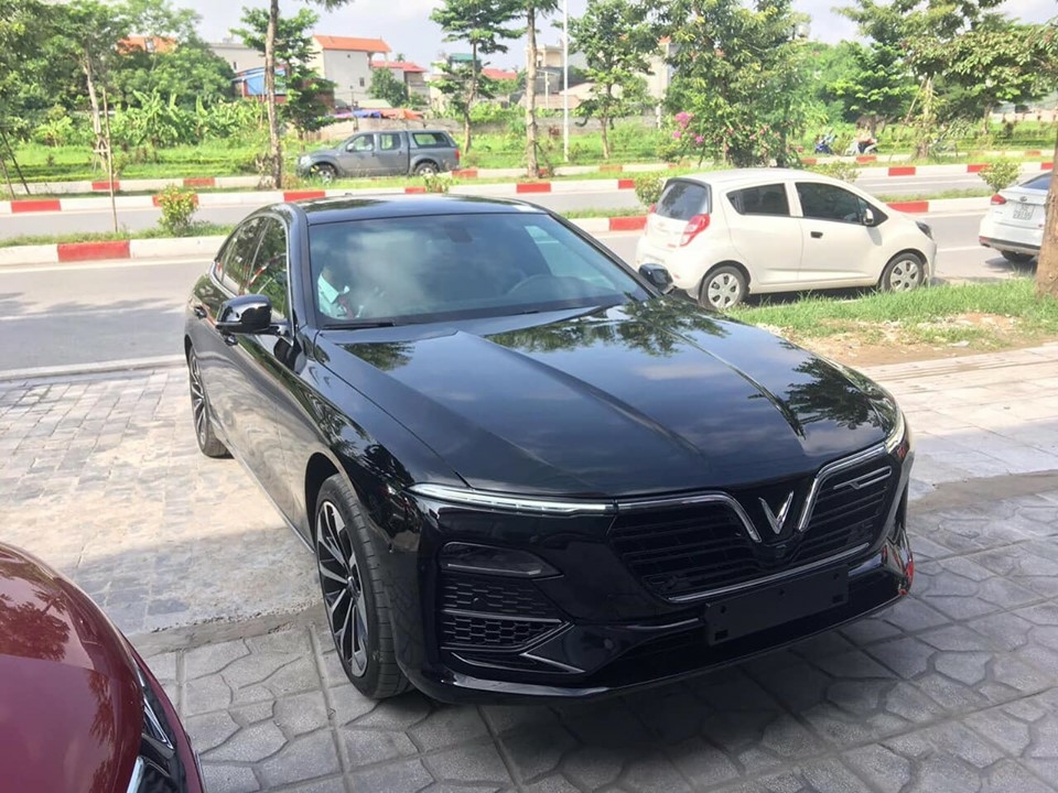 Giá lăn bánh xe VinFast Lux A 2.0