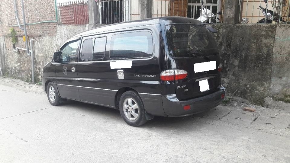 Cần bán xe HYUNDAI STAREX 2005 van bán tải, số sàn, máy dầu