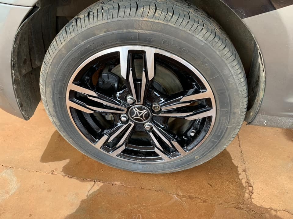 Cần bán xe Kia Morning 2013 số sàn màu xám, odo 67.000 Km