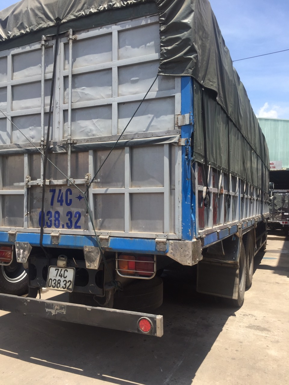 HINO FL 500 series 15 tấn 3 chân 2015 thùng dài giá tốt min