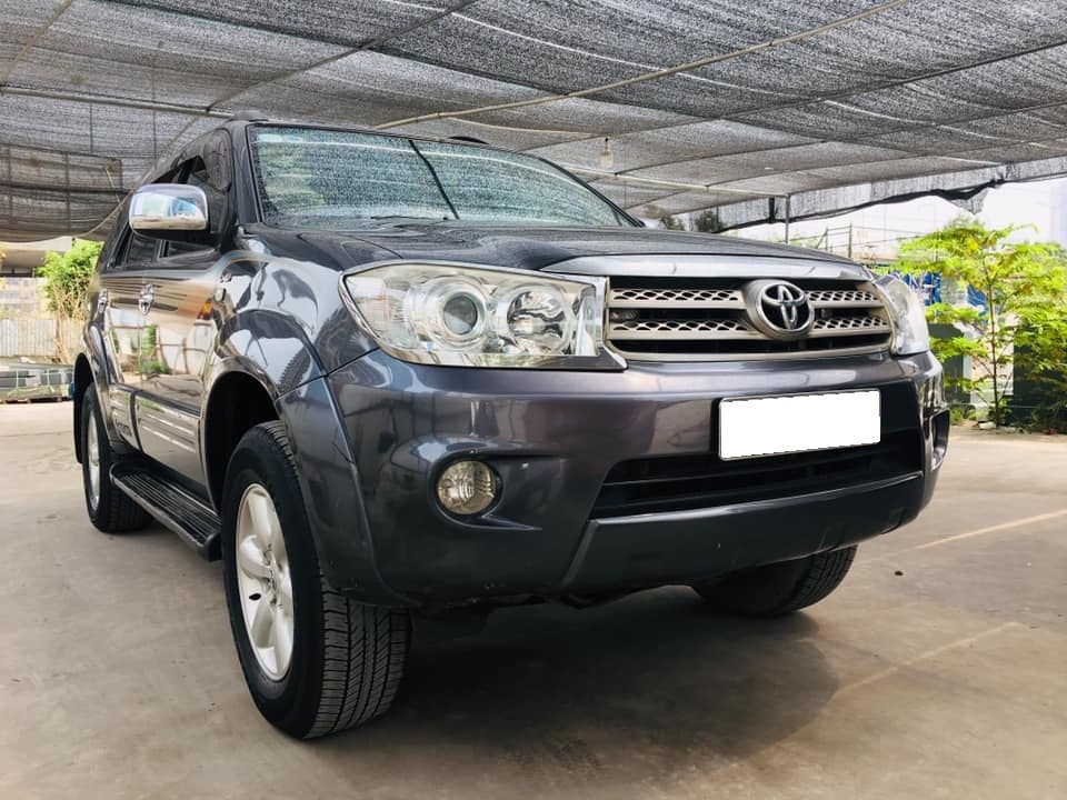 Cần bán xe cọp Fortuner 2010, số sàn, máy dầu, màu xám lông chuột