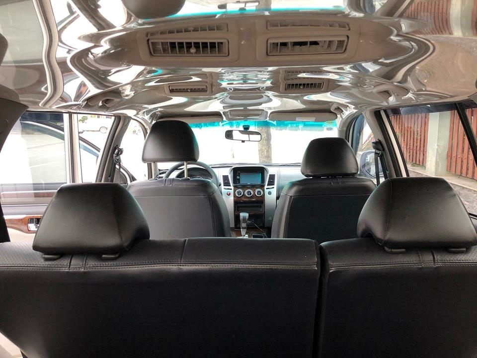 Gia đình cần bán xe Mitsubishi Pajero sport 2017 màu trắng số tự động