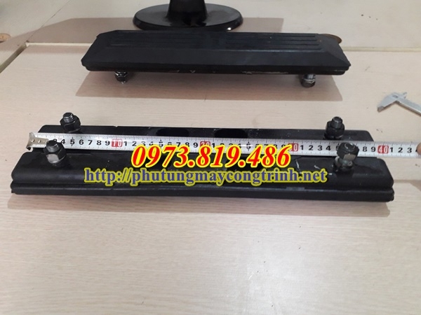 Guốc cao su máy xúc bản 400B và 400HD