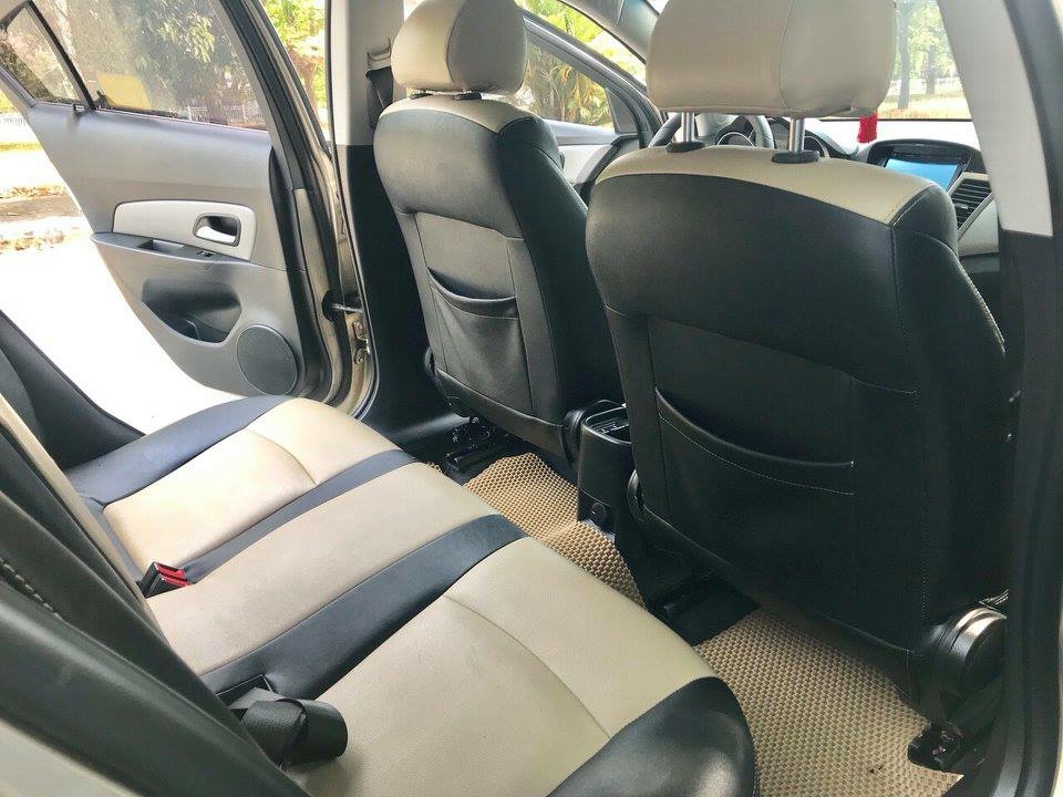 Bán Chevrolet Cruze 2016 số sàn màu vàng xe cực đẹp