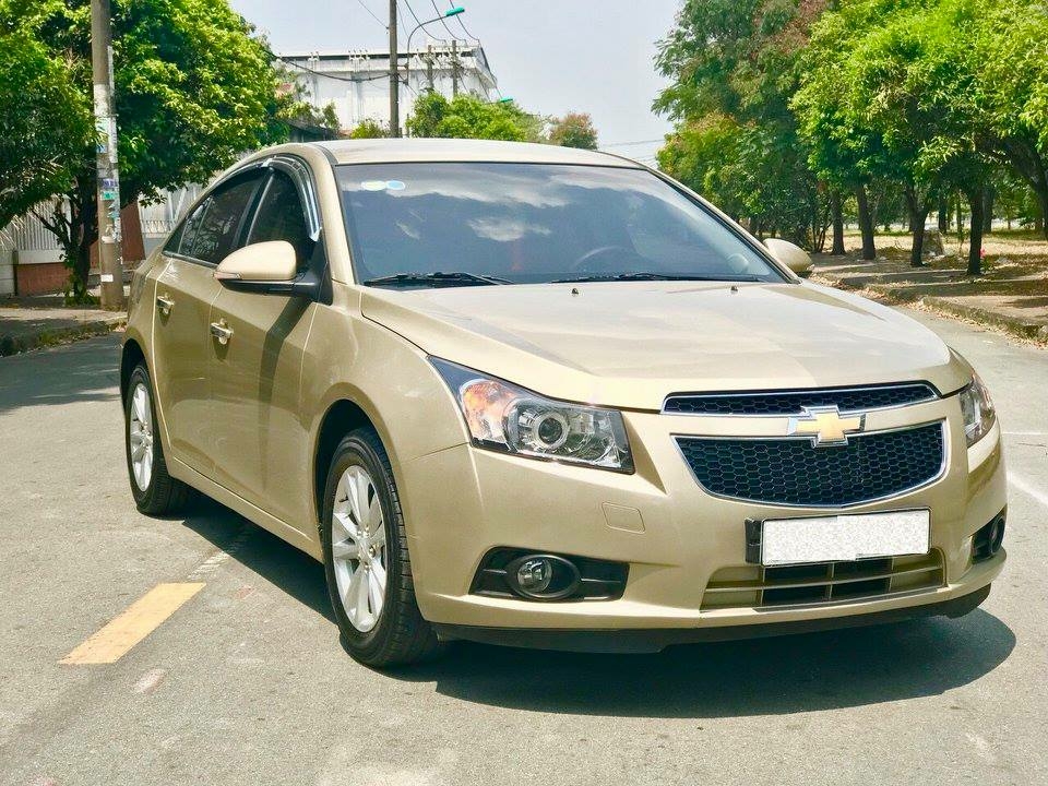 Bán Chevrolet Cruze 2016 số sàn màu vàng xe cực đẹp