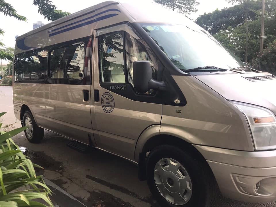 Đổi gió cần bán xe Transit 2015, số sàn, máy dầu, màu bạc,