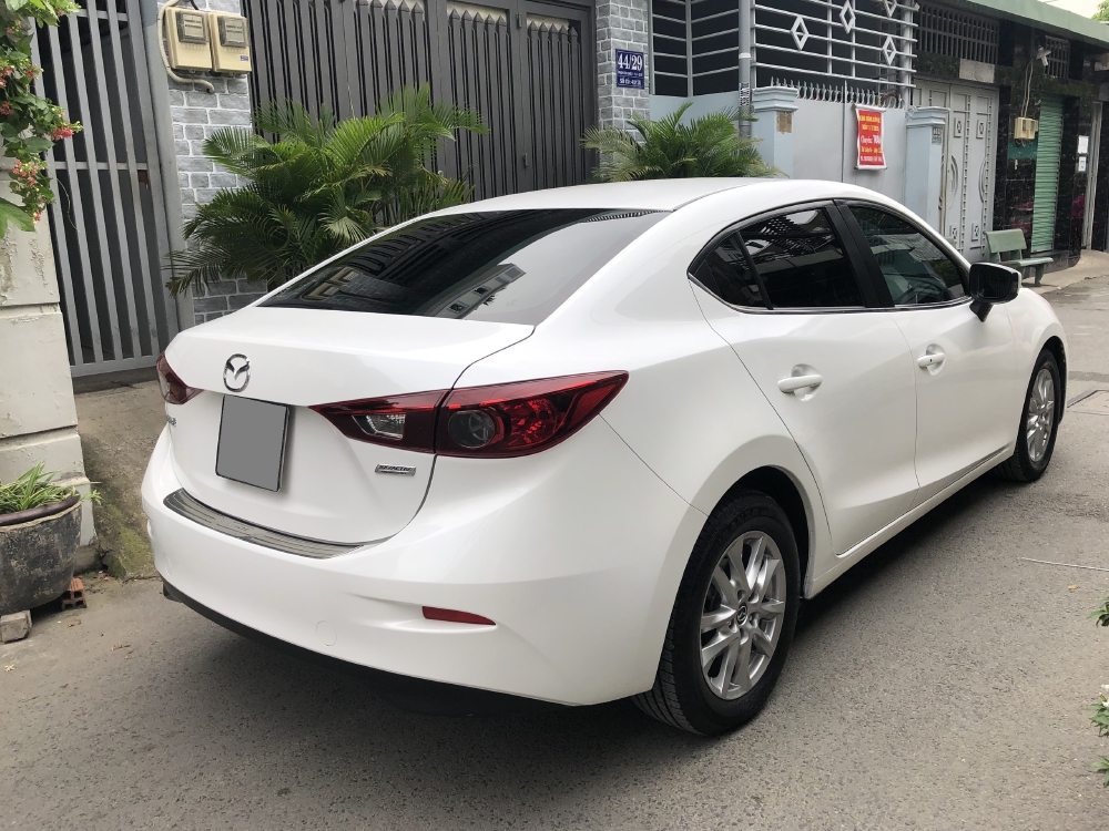 Mình Bán Mazda 3 tự động 2018 màu trắng bản full rất ít đi.