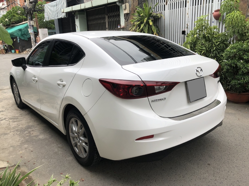 Mình Bán Mazda 3 tự động 2018 màu trắng bản full rất ít đi.