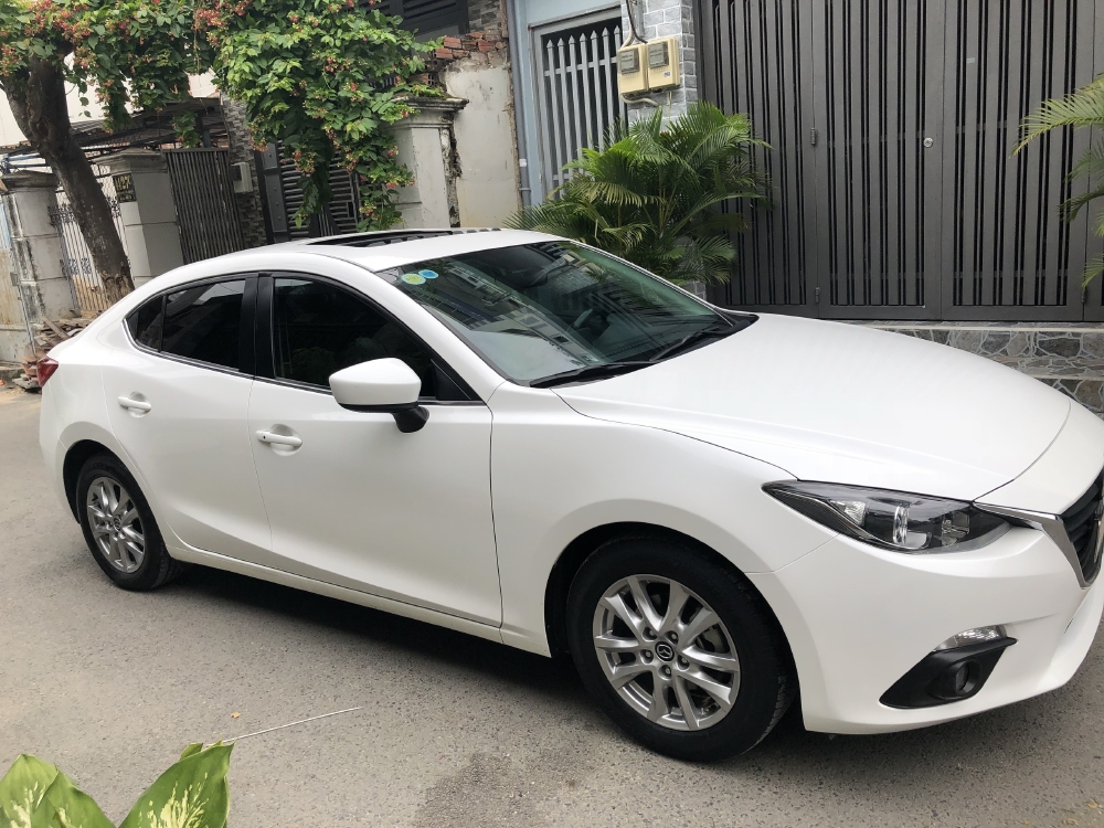 Mình Bán Mazda 3 tự động 2018 màu trắng bản full rất ít đi.