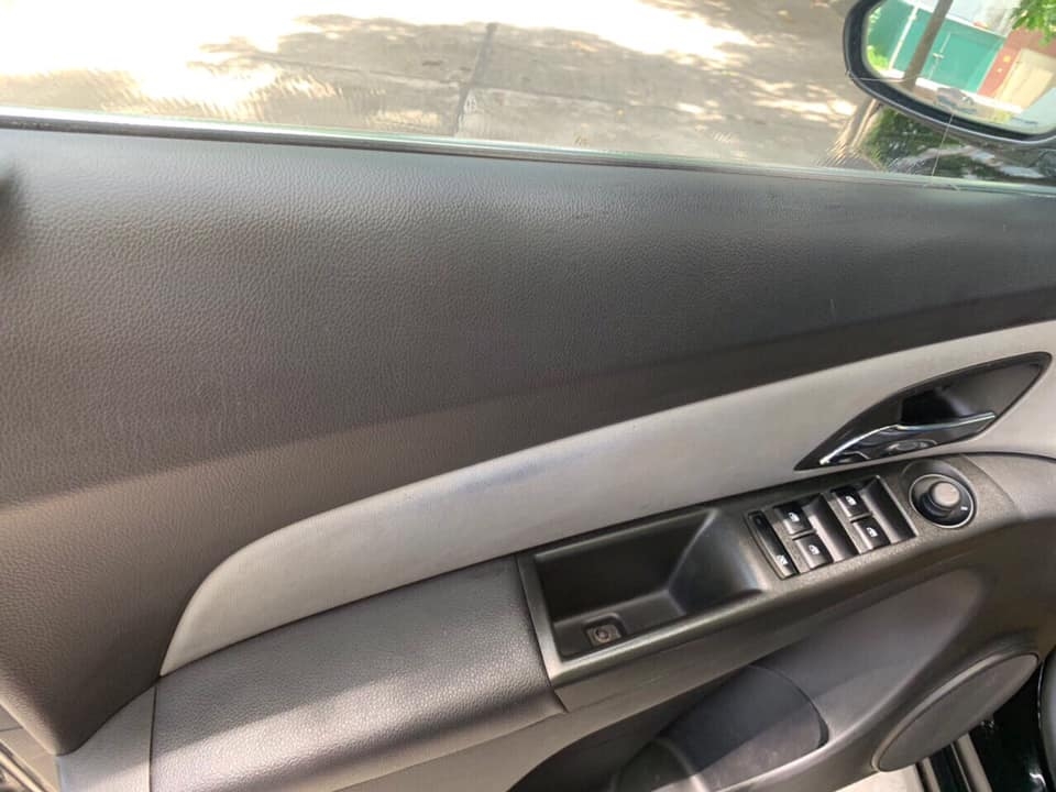 Cần bán xe Chevrolet Cruze LS 2012 số sàn màu đen