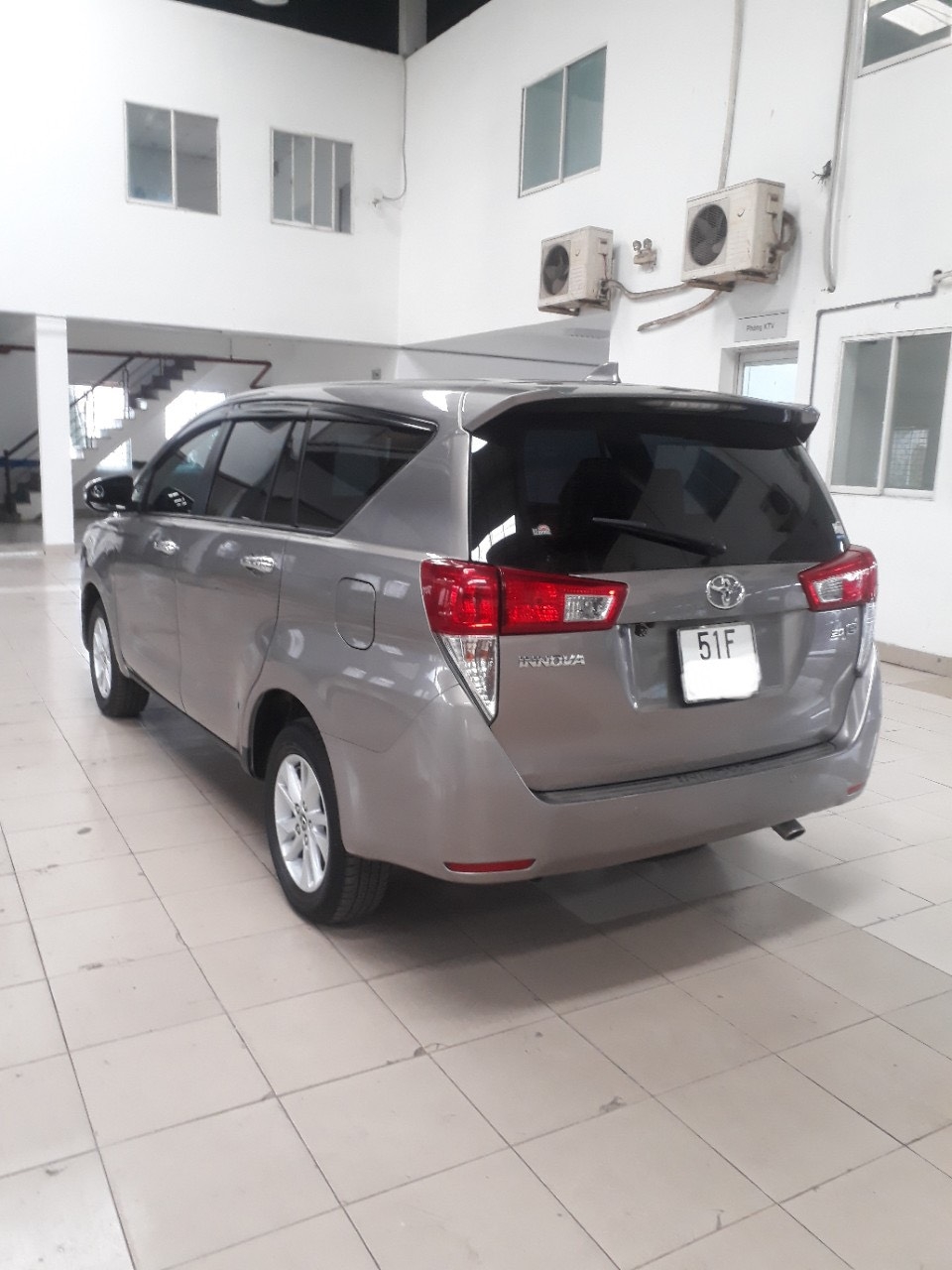 Hãng bán Innova E 2017, màu nâu hồng, biển TP, giá TL, hổ trợ góp