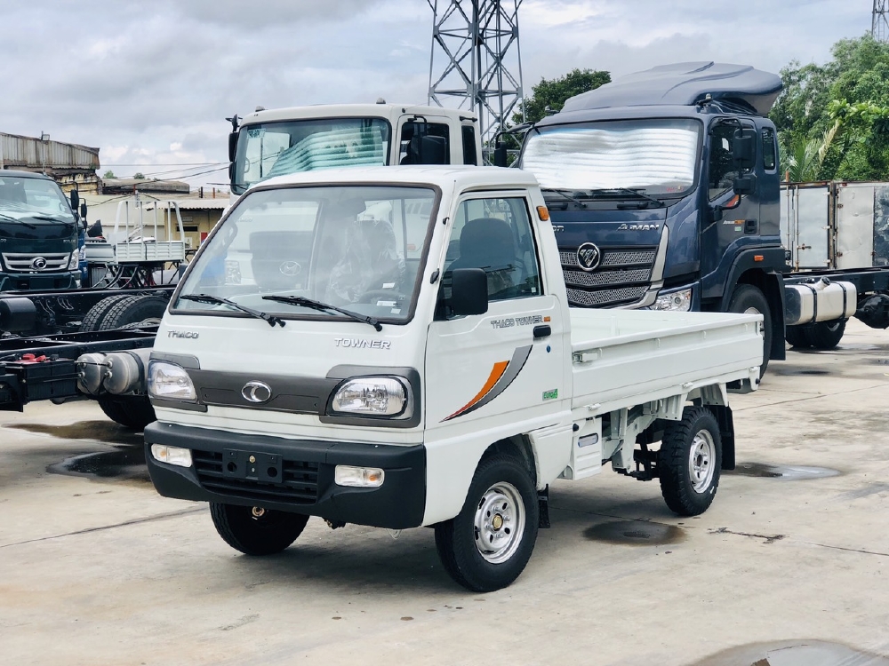 Cần bán xe tải Towner800 tải trọng 990kg thùng kín, thùng lững vào thành phố