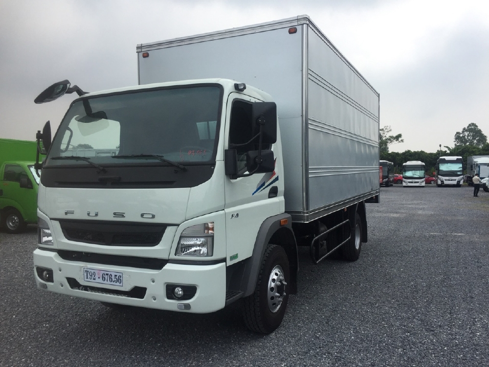 Xe tải Fuso canter Fa 10.4R tải trọng 5.5 tấn