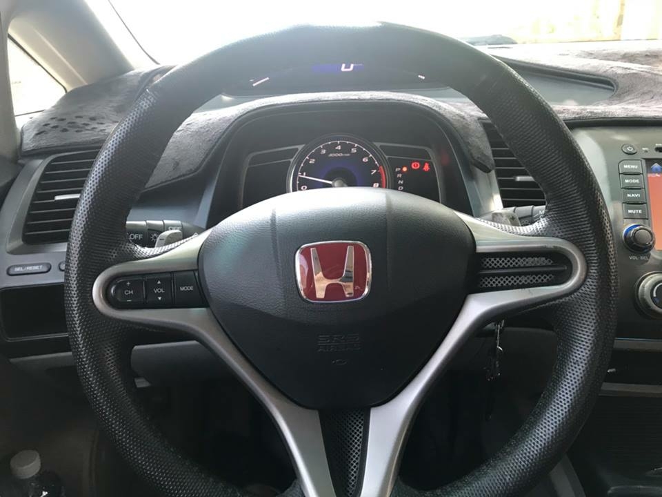 Gia đình cần bán HONDA CIVIC 2008, số tự động 2.0, màu vàng cát.