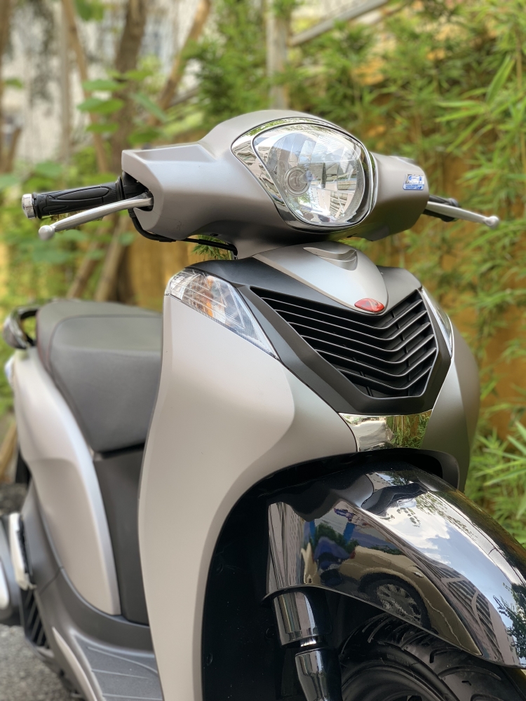 Bán SH Mode cuối 2018 phiên bản cao cấp Màu Xám Bạc Sport quá đẹp