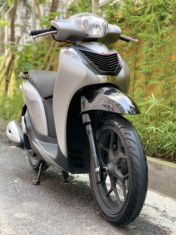 Bán SH Mode cuối 2018 phiên bản cao cấp Màu Xám Bạc Sport quá đẹp