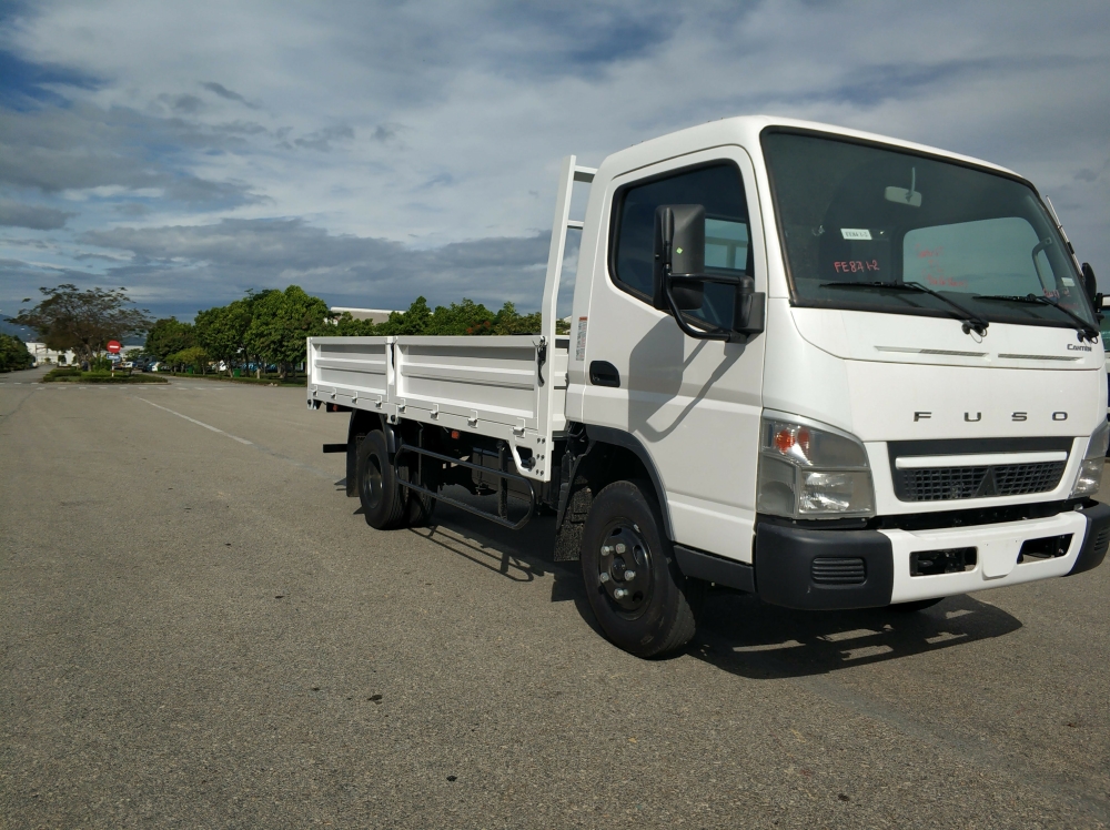 XE TẢI MISUBISHI FUSO CANTER 1,99 TẤN THÙNG LỬNG