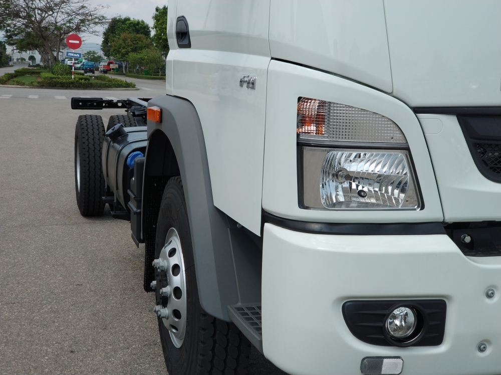 MITSUBISHI FUSO CANTER 10.4 - XE TẢI CAO CẤP XUẤT XỨ NHẬT BẢN