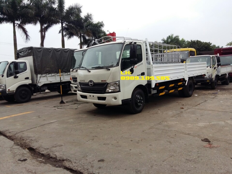 Bán xe tải hino 5 tấn nhập khẩu chính hãng tại Hòa Bình