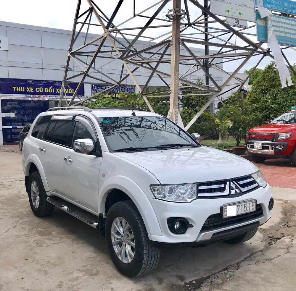 MITSUBISHI PAJERO SPORT 2.5, MT, MÁY DẦU, TẶNG BẢO HIỂM 2 CHIỀU