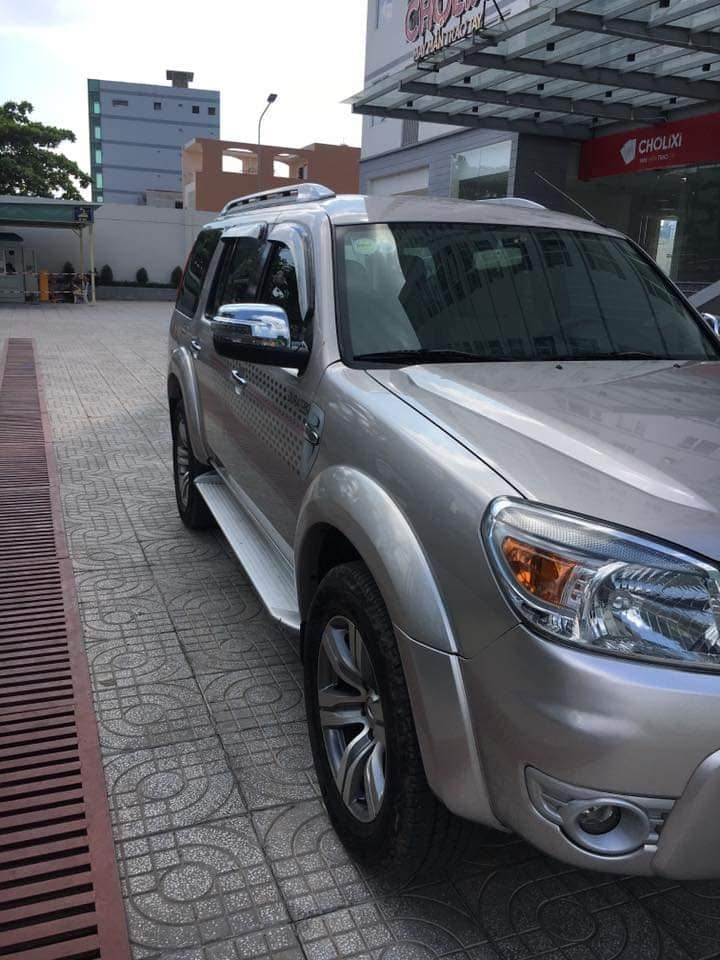Về hưu bán xe Everest 2012, số sàn, máy dầu, còn đẹp ken xà ben. odo 76.000km