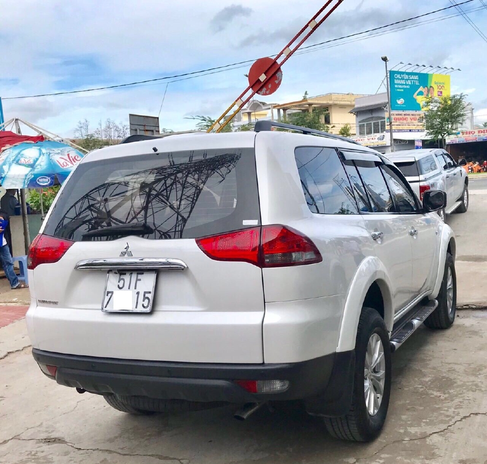MITSUBISHI PAJERO SPORT 2.5, MT, MÁY DẦU, TẶNG BẢO HIỂM 2 CHIỀU