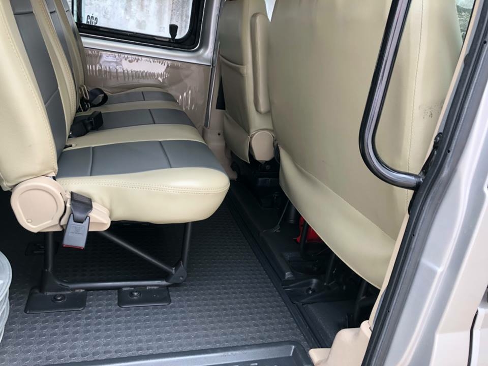 Cần bán FORD TRANSIT 2017, số sàn, máy dầu, màu bạc