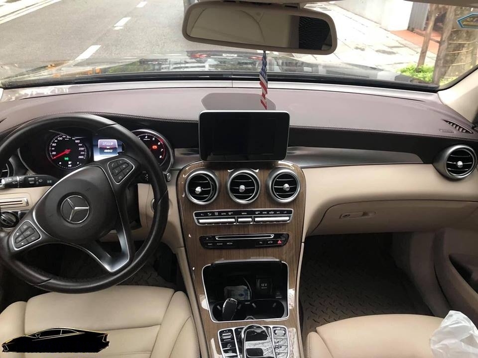 Gia đình cần bán Glc250, sản xuất 2016. số tự động, màu đen