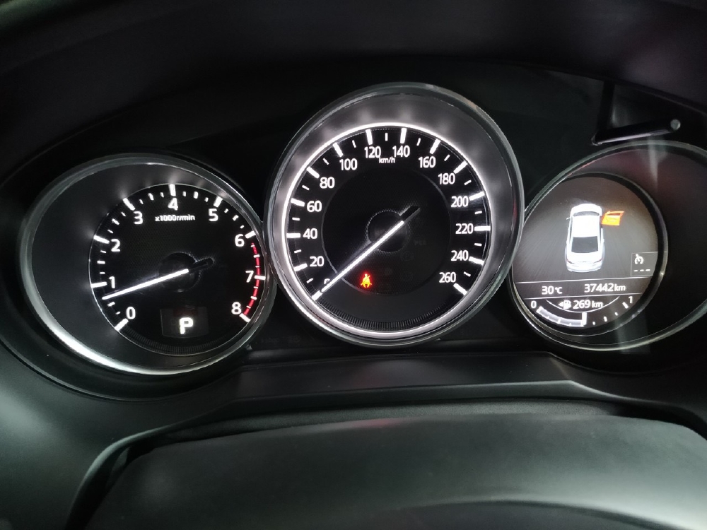 Hãng bán Mazda 6 2.5Premium 2017, màu trắng, đúng chất, giá TL, hổ trợ góp