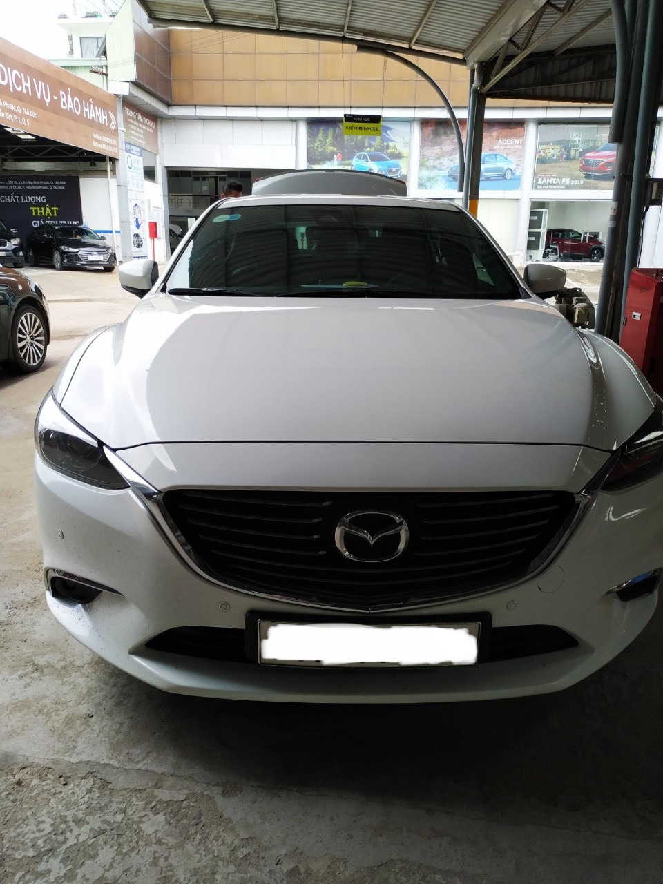 Hãng bán Mazda 6 2.5Premium 2017, màu trắng, đúng chất, giá TL, hổ trợ góp