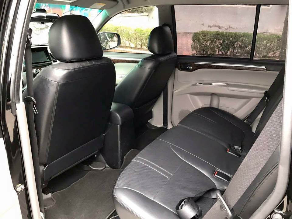 Cần bán xe Mitsubishi Pajero 2017 máy xăng số tự động, màu đen