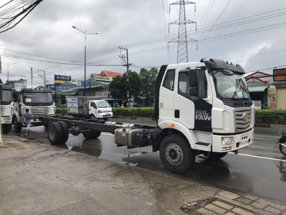 Bán Xe tải FAW 8 Faw 8 tấn - Faw 7t3 thùng siêu dài - Đại lý bán xe tải 8 tấn thùng dài