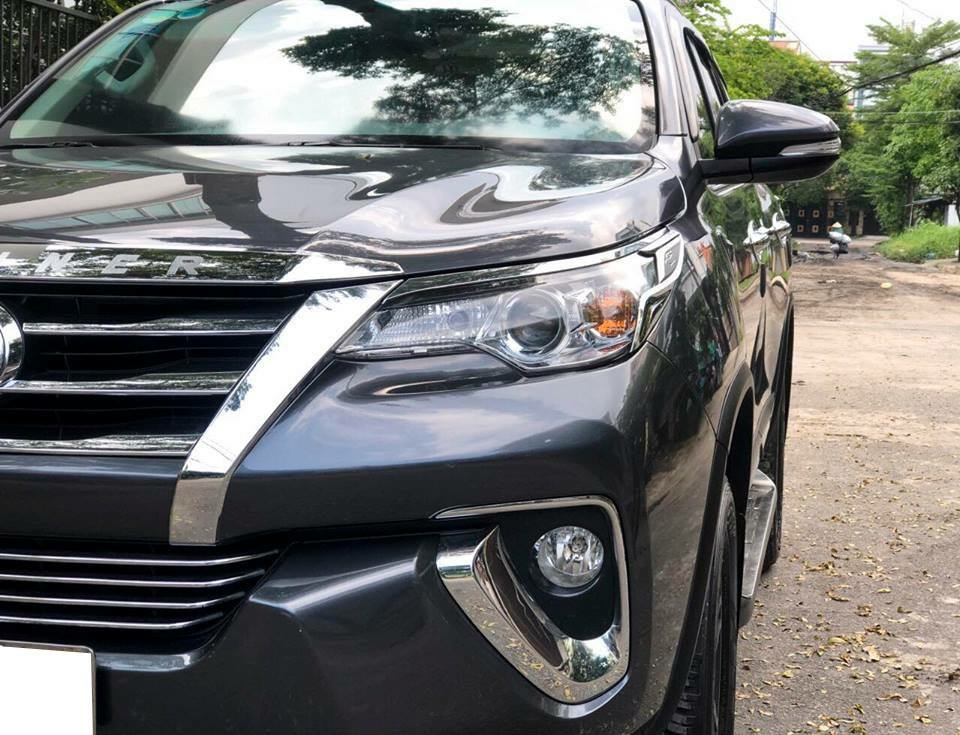 Bán Toyota Fortuner Xám 2017 tự động xăng nhập Indonesia.