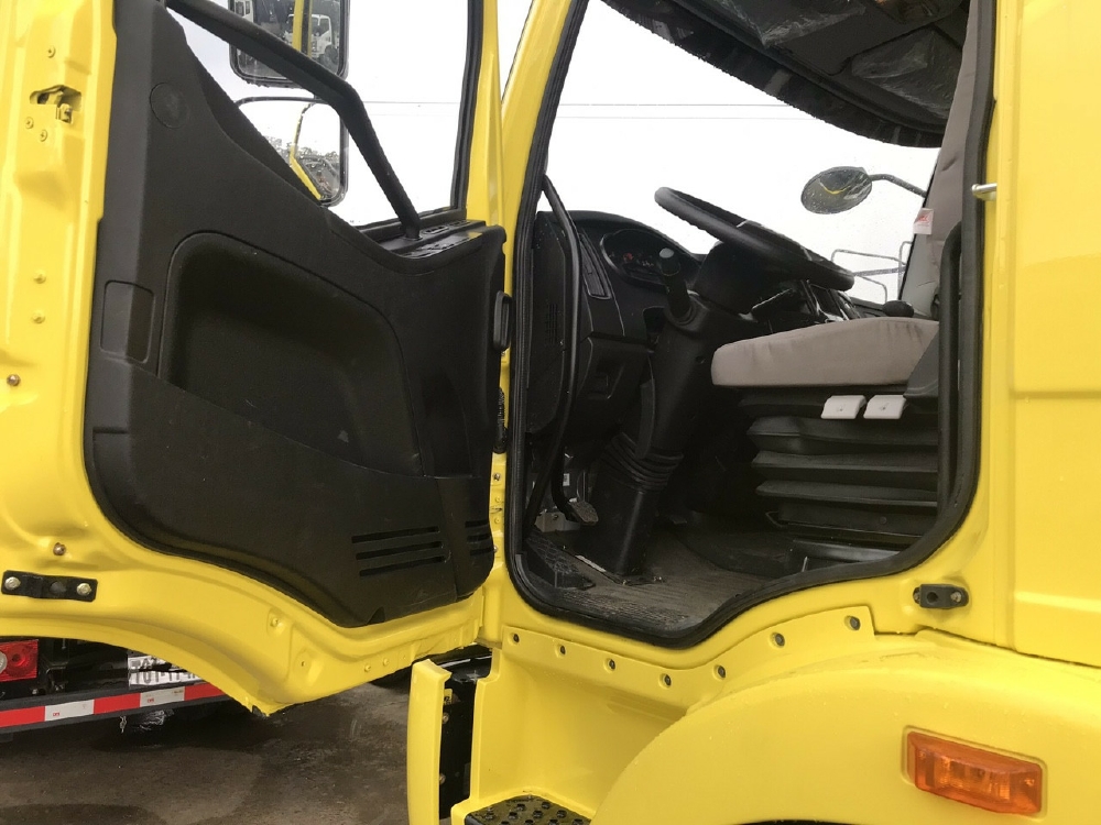 Xe tải faw 7 tấn 25 thùng kín thùng dài 9.7m đời 2019