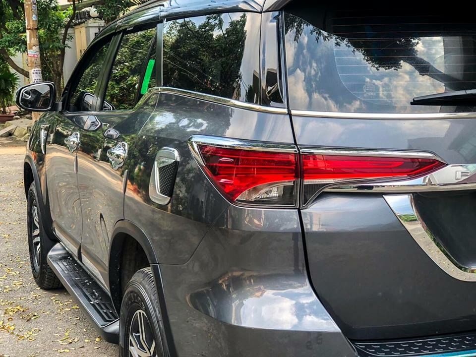 Bán Toyota Fortuner Xám 2017 tự động xăng nhập Indonesia.