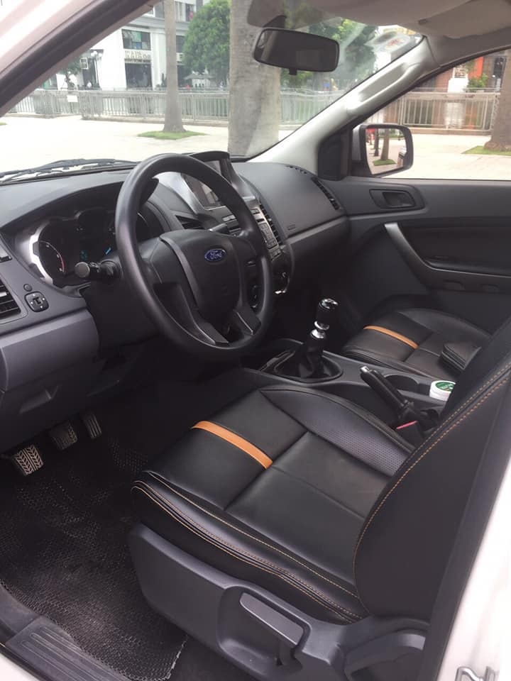 Cần bán Ford Ranger 2016, số sàn, máy dầu, màu trắng