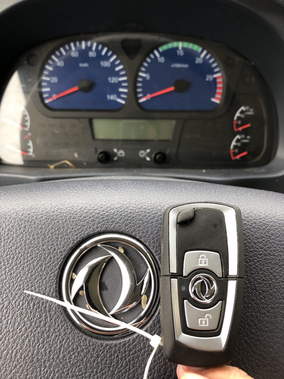 Xe tải Dongfeng b180 thùng dài 9.5m đời 2019
