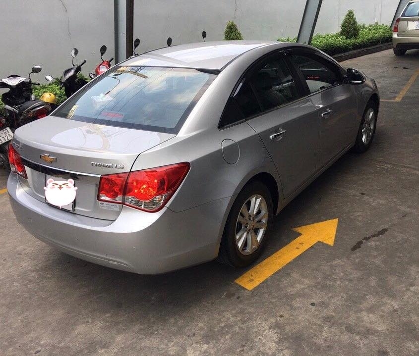 Càn bán xe Cruze 2015, số sàn, màu bạc, gia đình ít dùng