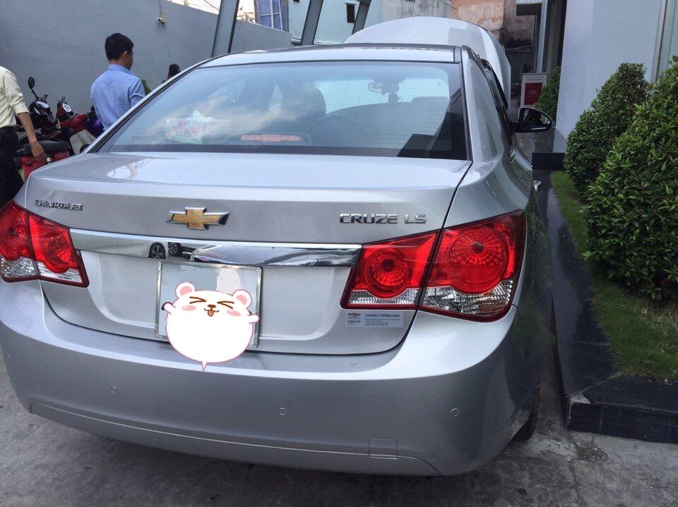 Càn bán xe Cruze 2015, số sàn, màu bạc, gia đình ít dùng