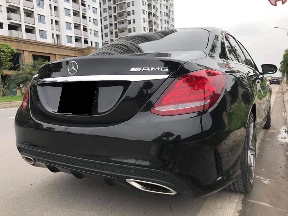 Gia đình cần bán C300 amg 2016, màu đen huyền thoại
