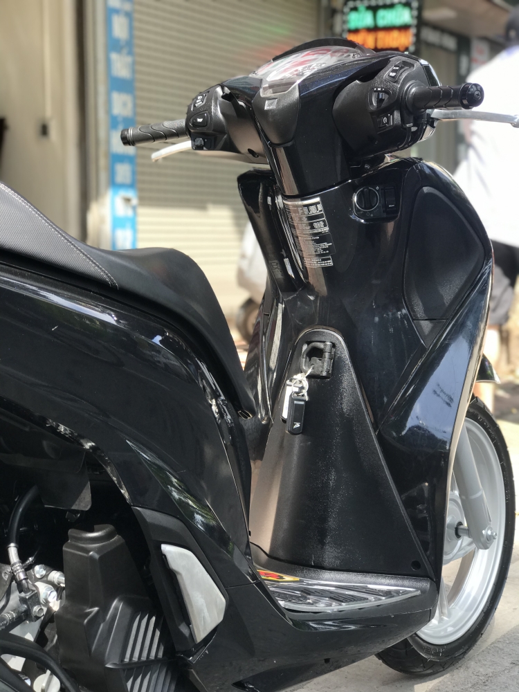 Bán SH Việt 150 ABS cuối 2018 chạy chuẩn 2000km như mới.