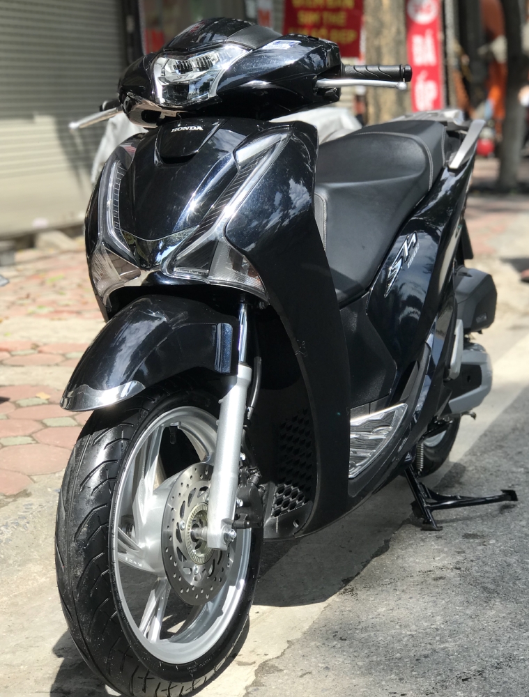 Bán SH Việt 150 ABS cuối 2018 chạy chuẩn 2000km như mới.