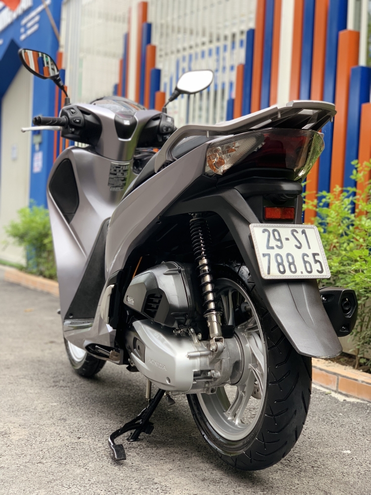 Bán SH Việt 150 CBS cuối 2018 màu Đen Bạc cực mới