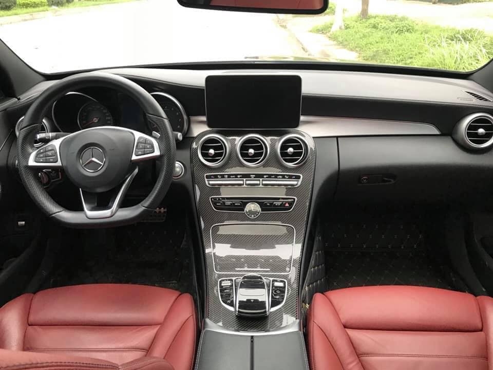 Gia đình cần bán C300 amg 2016, màu đen huyền thoại