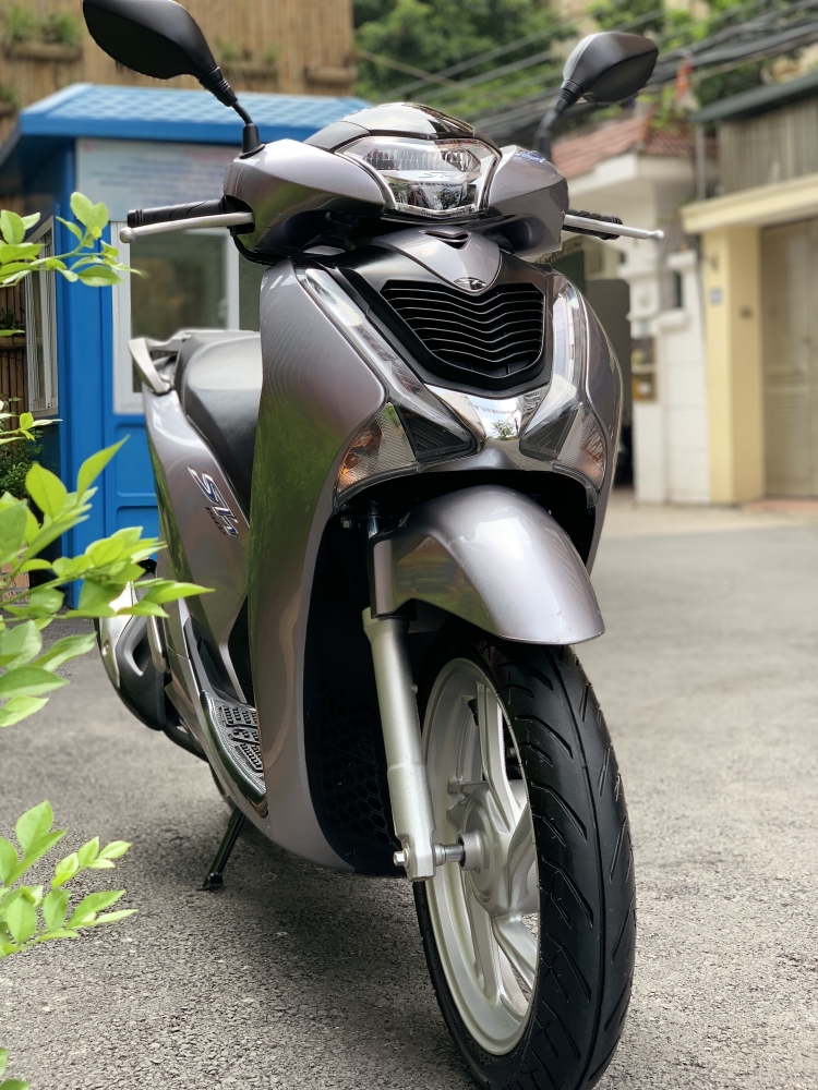 Bán SH Việt 150 CBS cuối 2018 màu Đen Bạc cực mới
