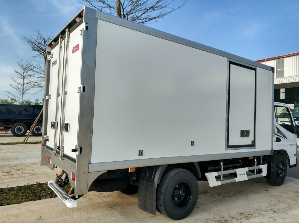 MITSUBISHI FUSO CANTER - XE TẢI CAO CẤP XUẤT XỨ NHẬT BẢN